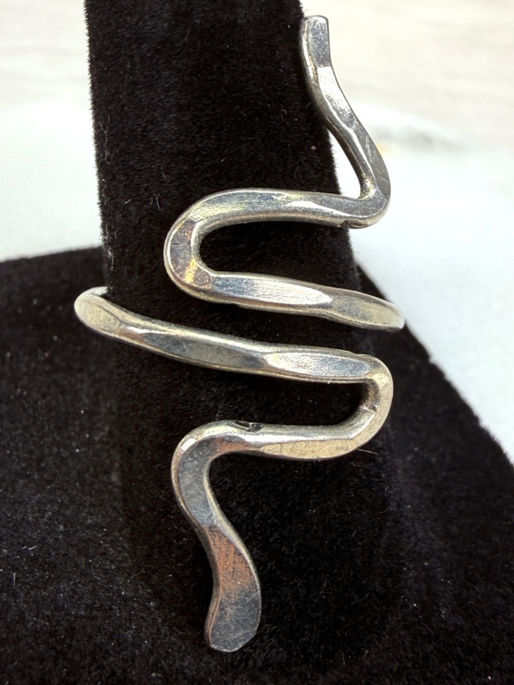 Vintage hammered, Silver Tone Snake Ring size 7 1/4